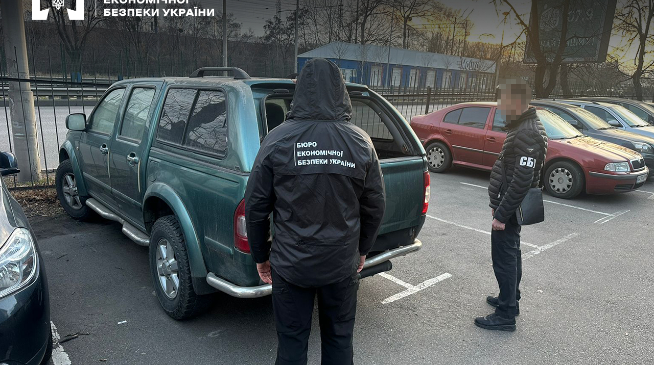 БЕБ викрило схему нелегального ввезення авто для ЗСУ