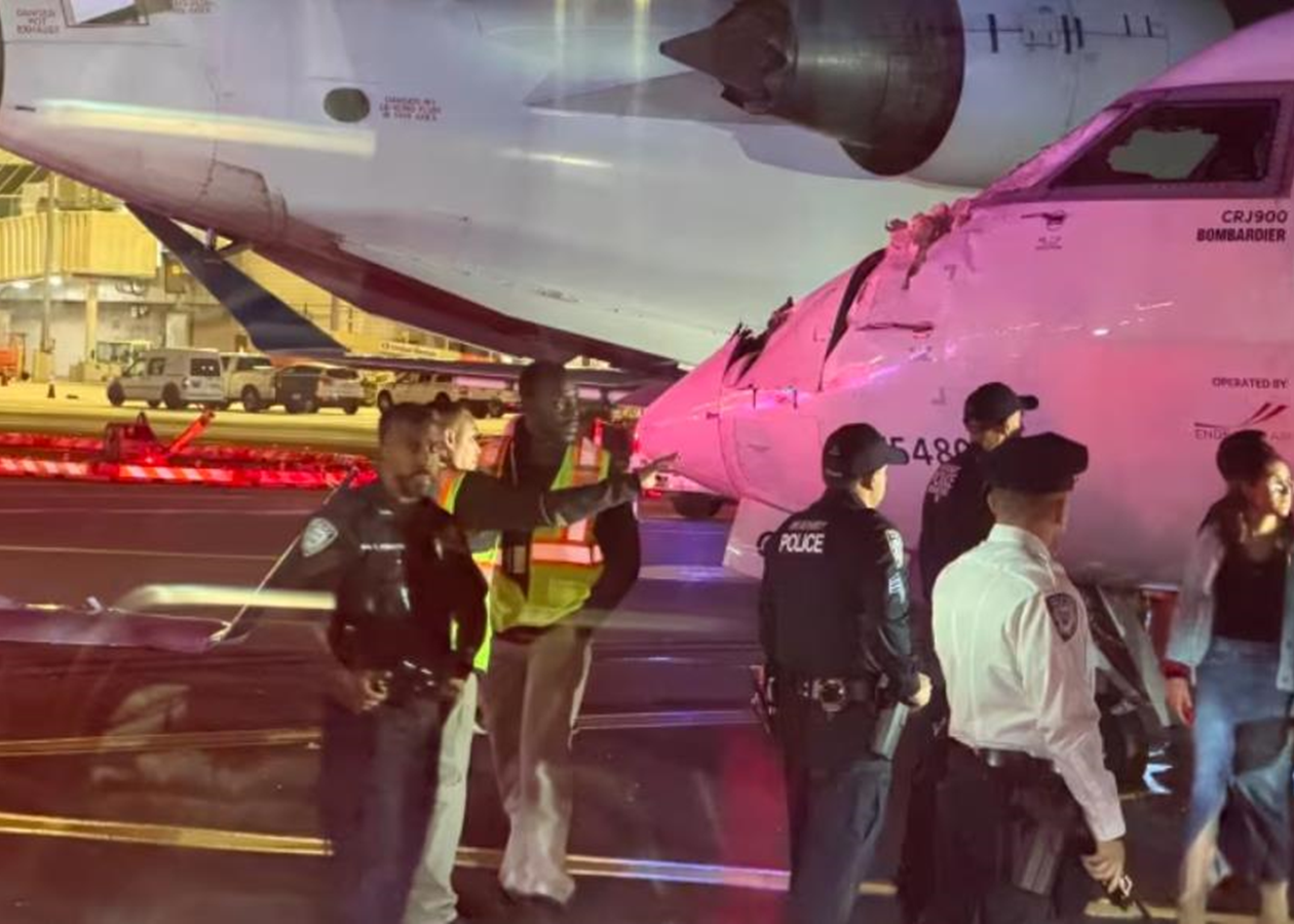 У Нью-Йорку в аеропорту зіткнулися два літаки