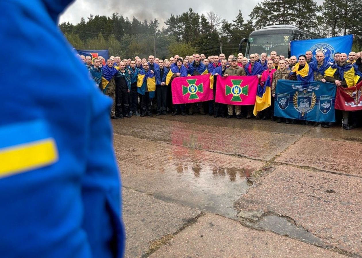 З полону повернулись 205 військових і цивільних