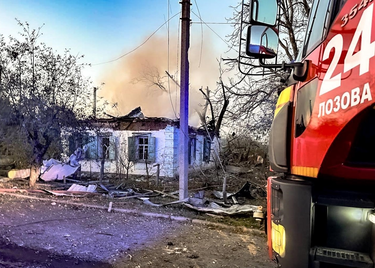 В Лозовій четверо поранених через удар російської бомби