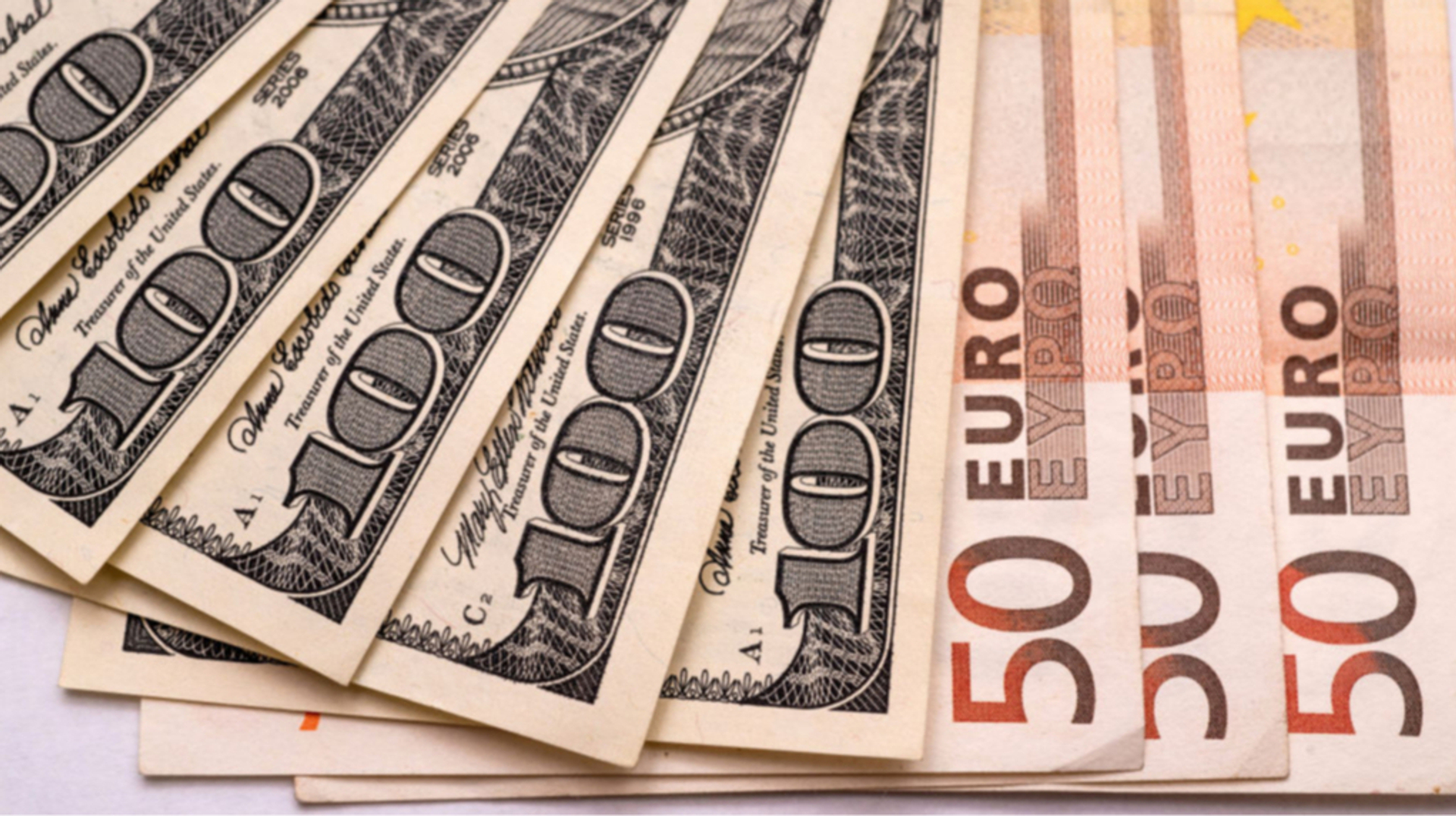 Нацбанк показав, яким буде курс долара і євро у середу 5 листопада