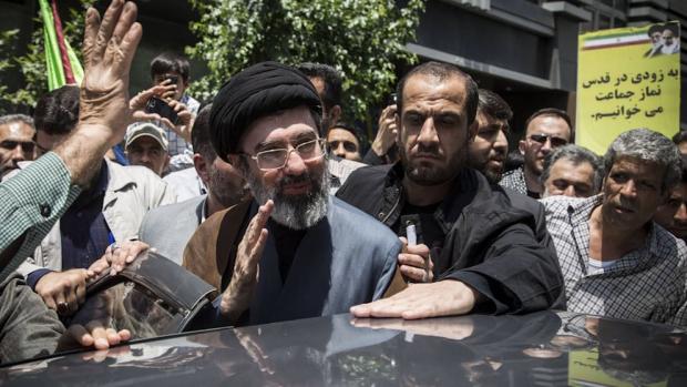 Син аятолли Хаменеї проходив лікування імпотенції з "тимчасовими жінками", - дані WikiLeaks