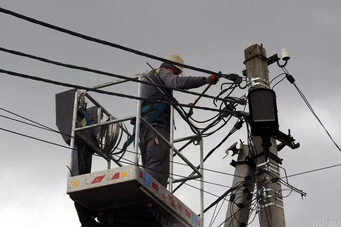 Через ворожі обстріли є знеструмлення у чотирьох областях