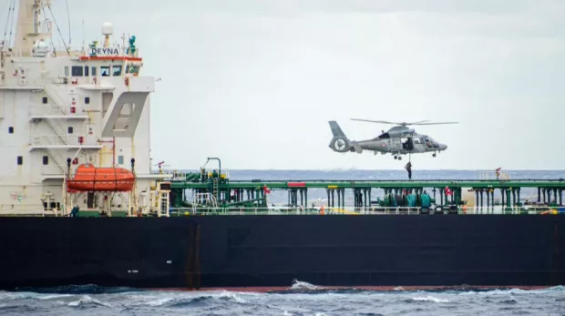 Макрон не дасть спуску: Франція затримала в Середземному морі ще одне судно російського "тіньового флоту"