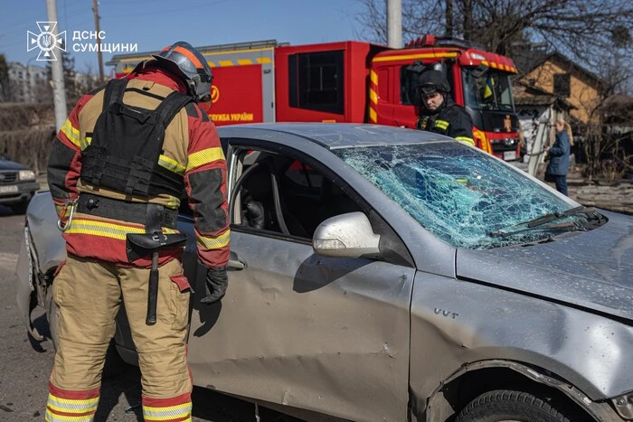 Окупанти вдарили по дорозі в Сумах: є поранені