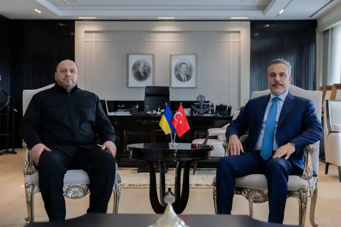 Зустріч Умєрова із міністром закордонних справ Туреччини: подробиці