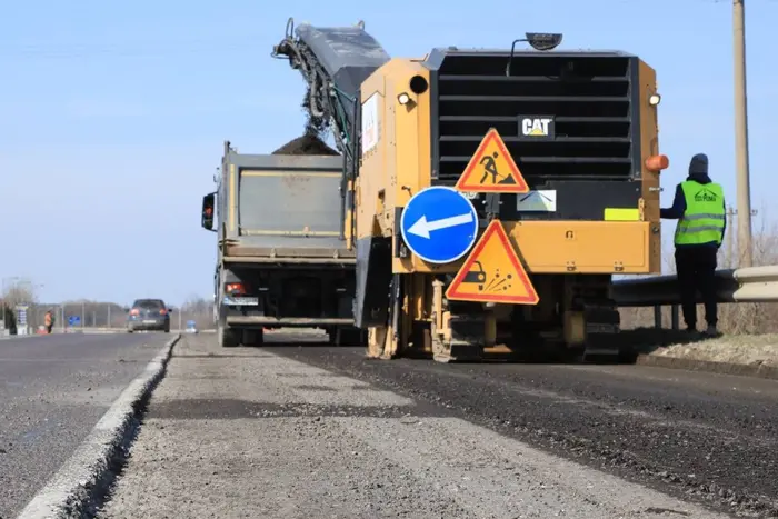 Уряд виділив 3 млрд грн на невідкладний ремонт доріг