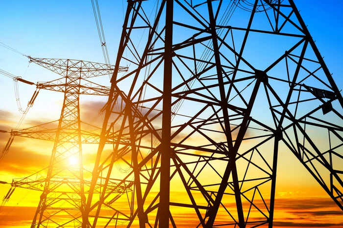 Рекордний імпорт електроенергії цієї складної зими став можливим після перегляду прайс-кепів – експерт