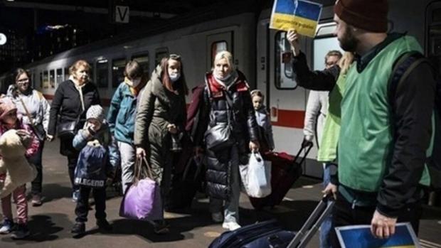 “Мали певний статус”:  Демографиня назвала категорію біженців, яка першою повернеться до України