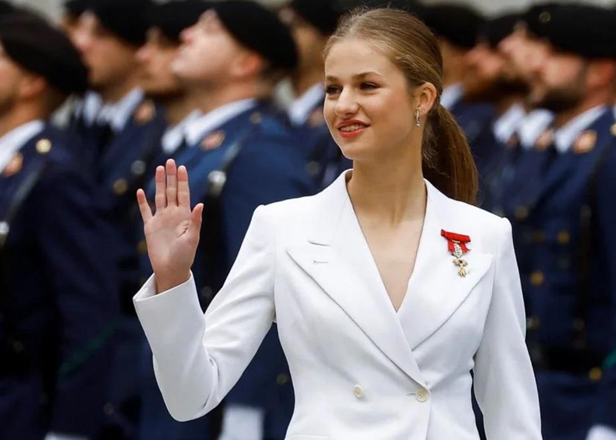 Вперше в історії: спадкоємиця престолу Іспанії стала десантницею