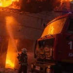 Росія вдарила балістикою по Києву: місто охопили пожежі