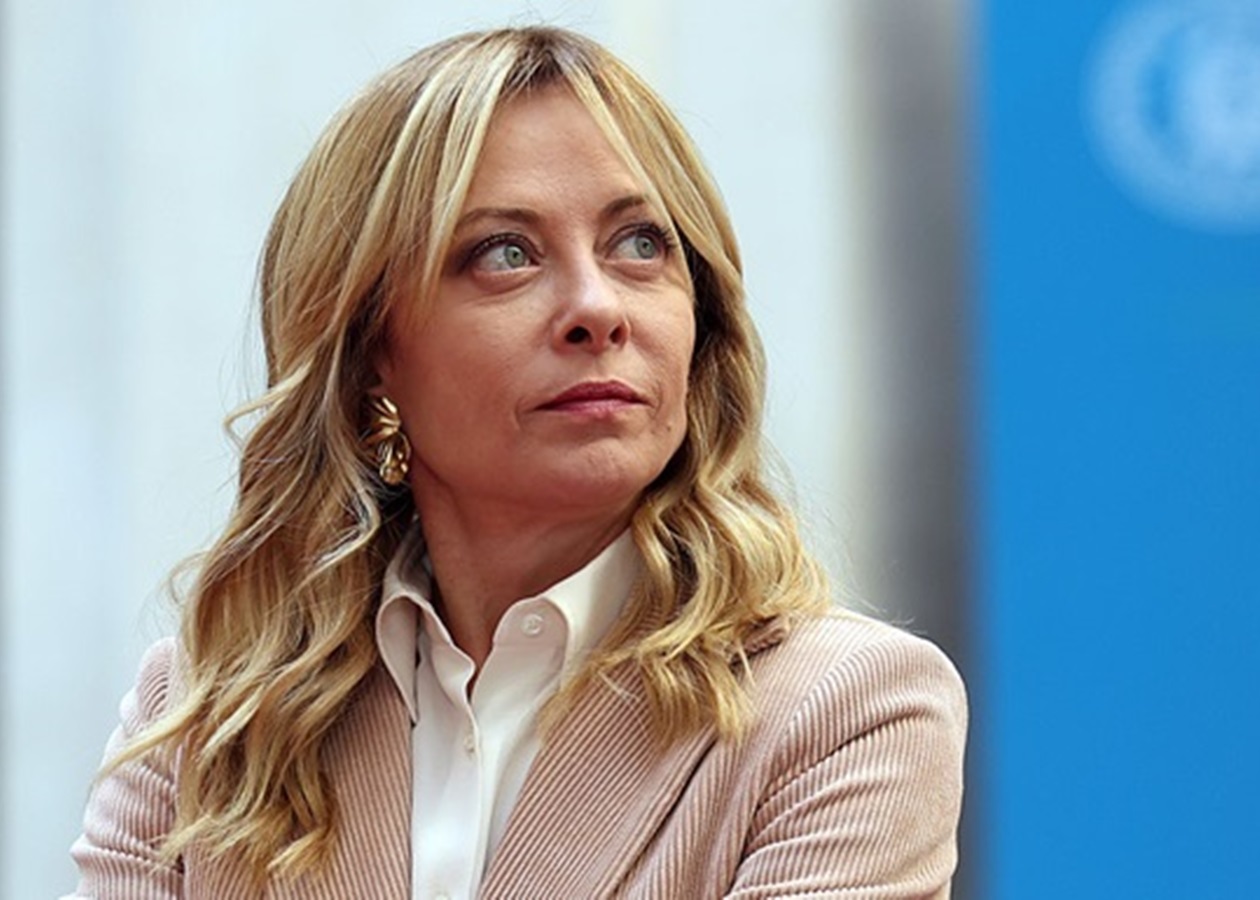 Мелоні розповіла колегам, що кинула курити
