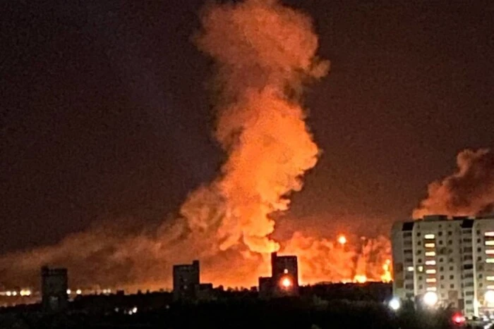 У російському Саратові атаковано НПЗ
