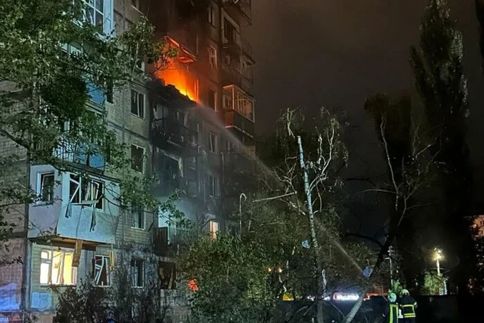 Нічна атака на Київ: семеро поранених, у двох районах вирували пожежі
