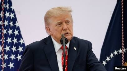 "Йому дійсно подобається": Трамп не довіряє своєму оточенню, але вірить Путіну, 0 Чалий