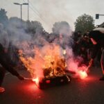 У Франції натовп спалив знамениту історичну будівлю в Ліможі (відео)