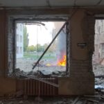 Росія вдарила бомбами по школі в Сумах, є жертви